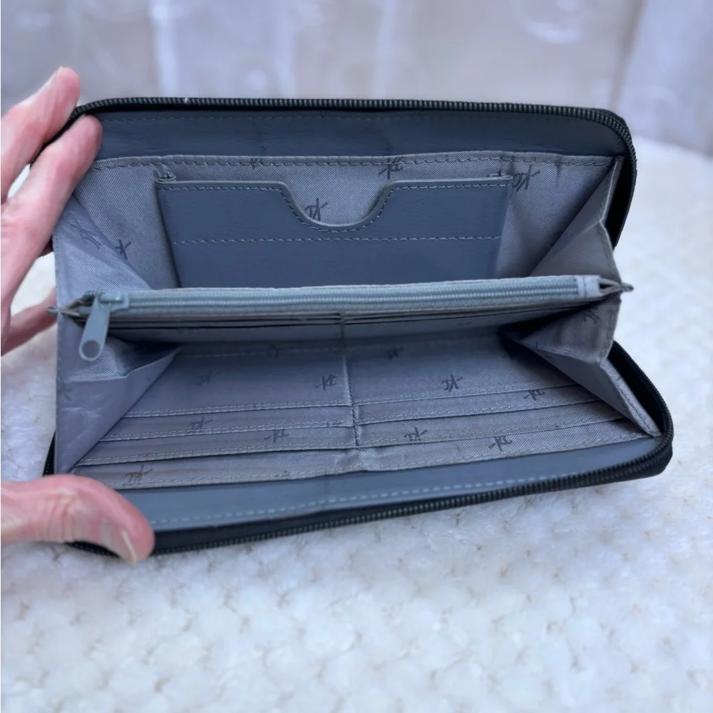 Kenneth Cole New York Black Pebbled Leather Women’s Zip Around Wallet